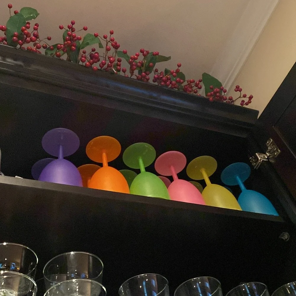 Multicolored plastic wine plastic/stemware
